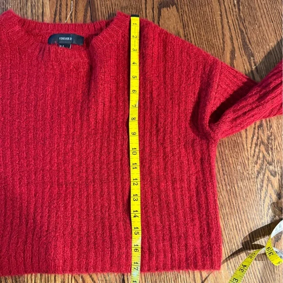 Forever 21 Crop Sweater - Picture 4 of 5